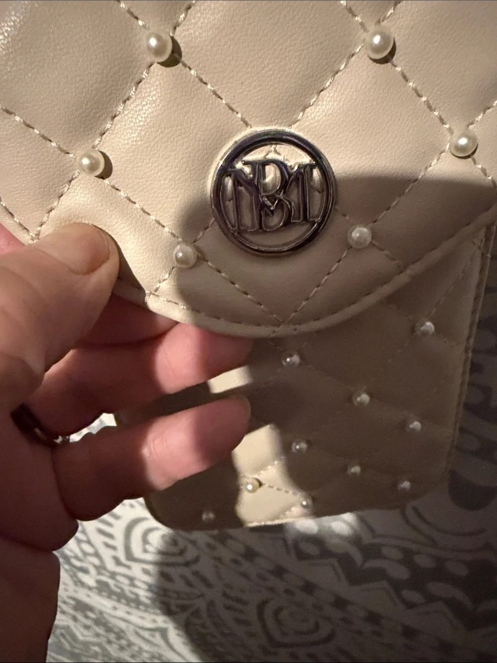 Studio Badgley Mischka Pearl Embellished Quilted Phone Crossbody – Beige/Cream